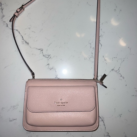 kate spade Handbags - Kate Spade Light Pink Crossbody Bag